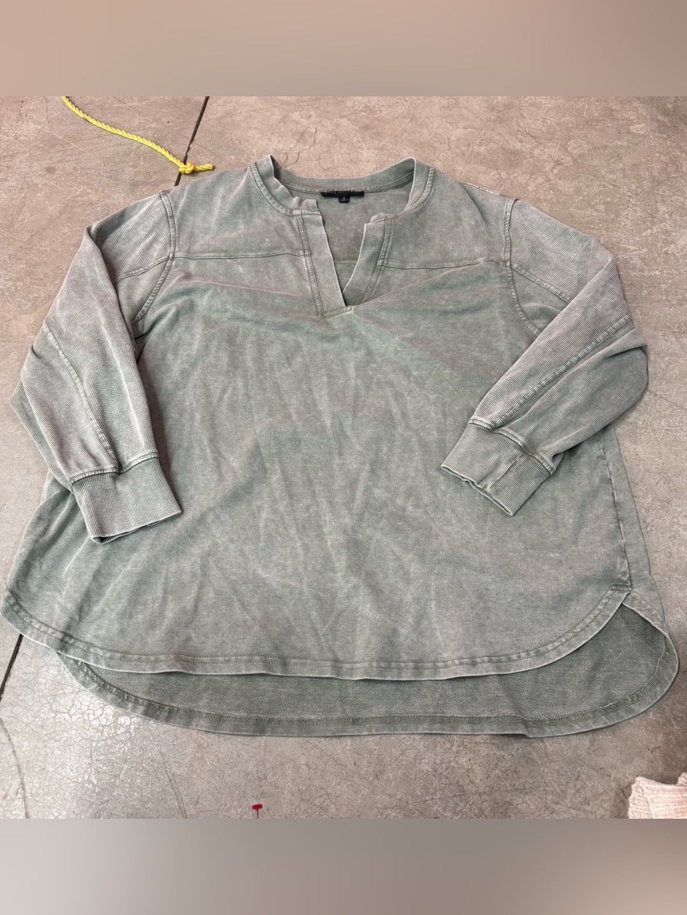 Relaxed Split-Neck Long Sleeve Shirt in Dusty Sage